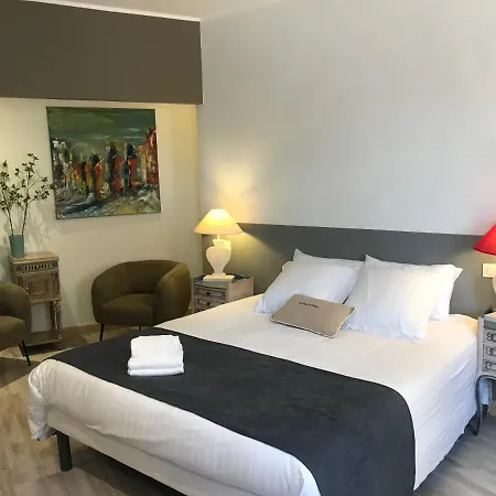 Le Clos Du Peintre فندق مبيت وإفطار سارلا لا كانيدا