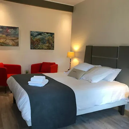 Le Clos Du Peintre Bed & Breakfast