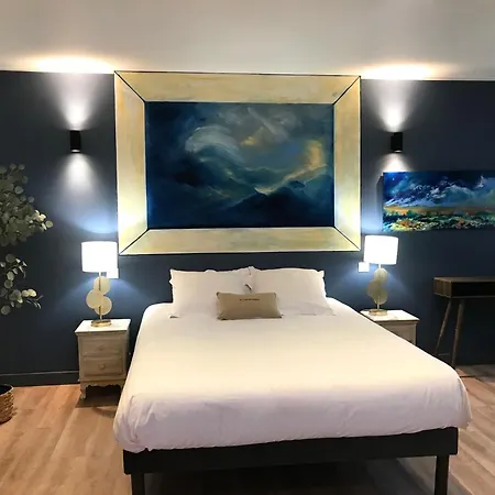 B&B Le Clos Du Peintre 사흘라 라 카네다