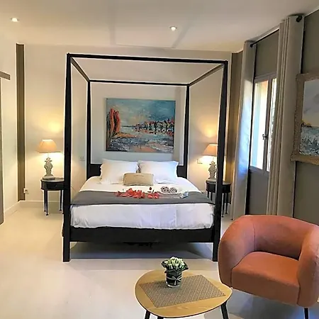 Le Clos Du Peintre 4* 사흘라 라 카네다