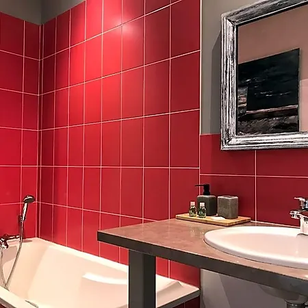 Le Clos Du Peintre Oda ve Kahvaltı 4*