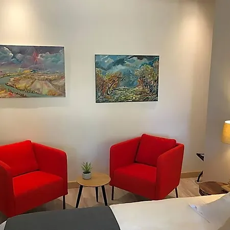 Le Clos Du Peintre 사흘라 라 카네다